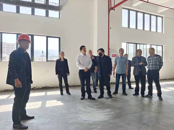 重慶市農(nóng)委畜牧處向品居處長、晏亮副處長、畜牧總站李發(fā)玉研究員等一行到重慶69畜牧調(diào)研指導(dǎo)